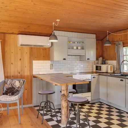 Sigourney - 2km To The Inlet By Interhome